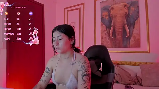 charlottee27  online show from 2, 7, 2026