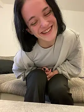 Snapshot of LeonieClaire chatting on 17, 2, 2026 LeonieClaire online show from 17, 2, 2026