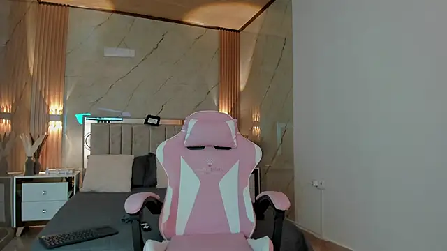 Snapshot of avigail_xo chatting on 4, 2, 2026 avigail xo online show from 4, 2, 2026