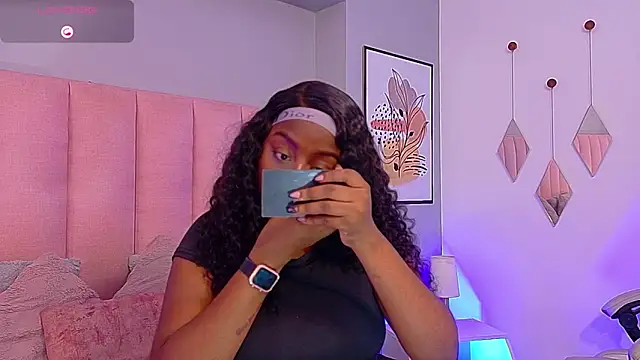 Snapshot of Aitana_Oliveira chatting on 10, 2, 2026 Aitana Oliveira online show from 10, 2, 2026