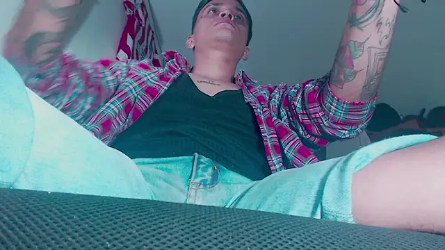 Snapshot of theskateboy chatting on 9, 2, 2026 theskateboy online show from 9, 2, 2026