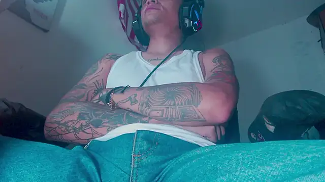 Snapshot of theskateboy chatting on 11, 2, 2026 theskateboy online show from 11, 2, 2026