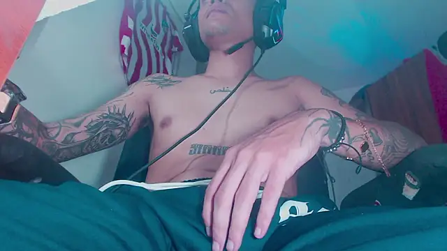 Snapshot of theskateboy chatting on 21, 2, 2026 theskateboy online show from 21, 2, 2026