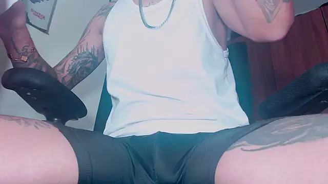 Snapshot of theskateboy chatting on 24, 5, 2026 theskateboy online show from 24, 5, 2026