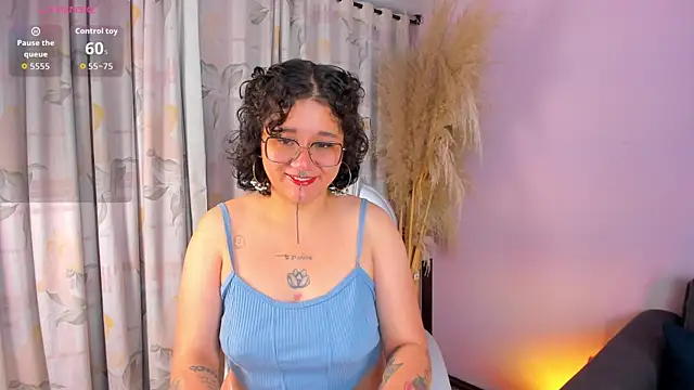 Snapshot of Sylvara_bx chatting on 2, 5, 2026 Sylvara bx online show from 2, 5, 2026