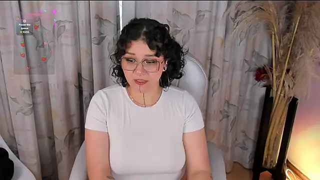 Snapshot of Sylvara_bx chatting on 1, 6, 2026 Sylvara bx online show from 1, 6, 2026