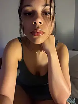 Petite Baddie online show from 25, 4, 2026