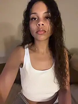 Petite Baddie online show from 25, 6, 2026