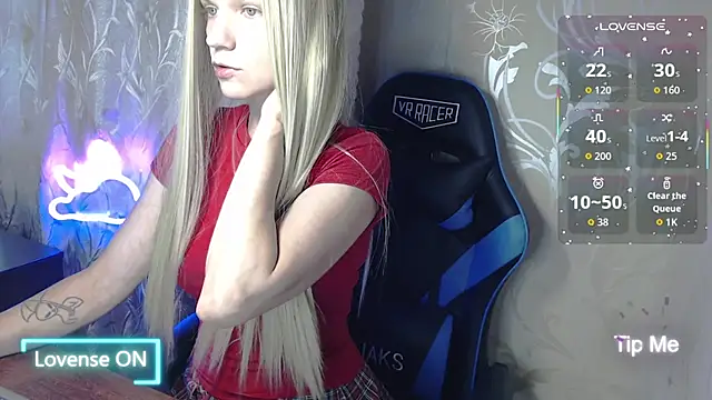 Snapshot of Shiny_Victoria chatting on 19, 7, 2026 Shiny Victoria online show from 19, 7, 2026