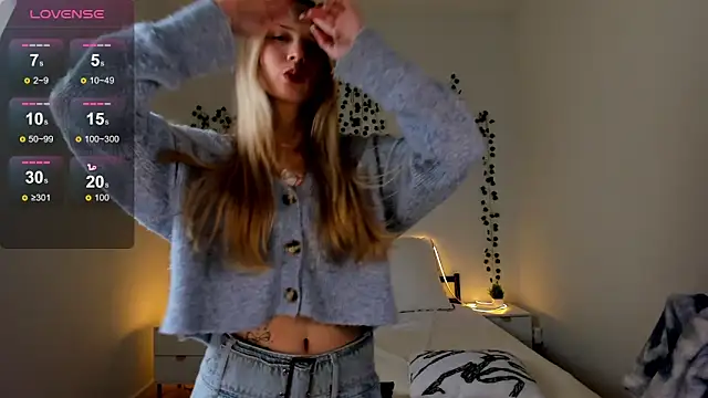 Snapshot of EllyMartinez chatting on 12, 2, 2026 EllyMartinez online show from 12, 2, 2026