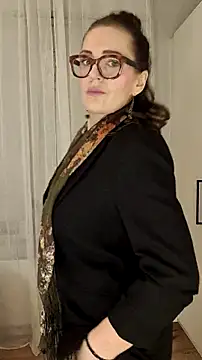 Snapshot of Bella_Velour chatting on 17, 2, 2026 Bella Velour online show from 17, 2, 2026