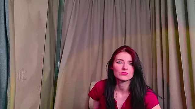 Snapshot of NicoleLuxe chatting on 7, 5, 2026 NicoleLuxe online show from 7, 5, 2026