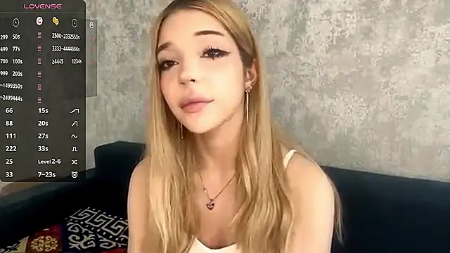 Snapshot of ViolaFaa chatting on 8, 4, 2026 ViolaFaa online show from 8, 4, 2026