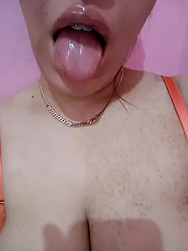 Snapshot of kamilia_sexyy chatting on 6, 4, 2026 kamilia sexyy online show from 6, 4, 2026