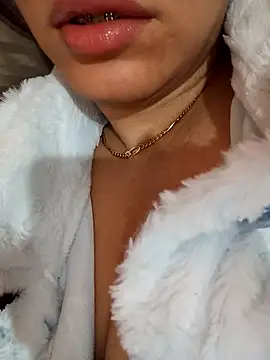 Snapshot of kamilia_sexyy chatting on 12, 4, 2026 kamilia sexyy online show from 12, 4, 2026