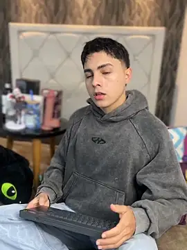 Samu Hott online show from 9, 3, 2026