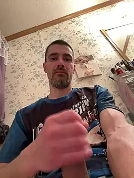 Snapshot of tommattsonn chatting on 14, 4, 2026 tommattsonn online show from 14, 4, 2026