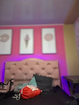 Snapshot of Karolaiin_LS chatting on 3, 3, 2026 Karolaiin LS online show from 3, 3, 2026