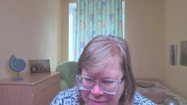 Snapshot of Emma_Eclipsee chatting on 28, 2, 2026 Emma Eclipsee online show from 28, 2, 2026