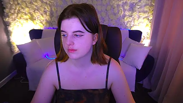 KristiFoxy online show from 15, 5, 2026