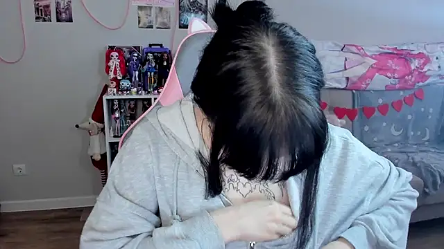 MollysLand online show from 5, 3, 2026