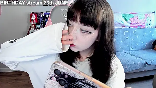 Snapshot of MollysLand chatting on 17, 6, 2026 MollysLand online show from 17, 6, 2026