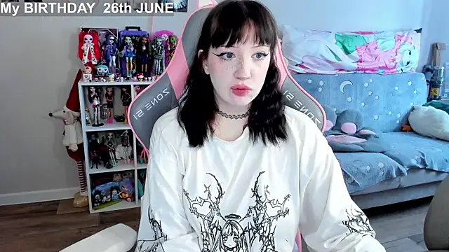 Snapshot of MollysLand chatting on 22, 6, 2026 MollysLand online show from 22, 6, 2026