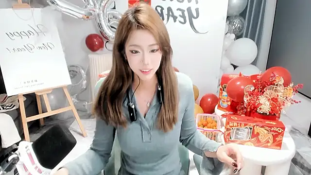 Snapshot of hotgirl0111 chatting on 22, 2, 2026 hotgirl0111 online show from 22, 2, 2026