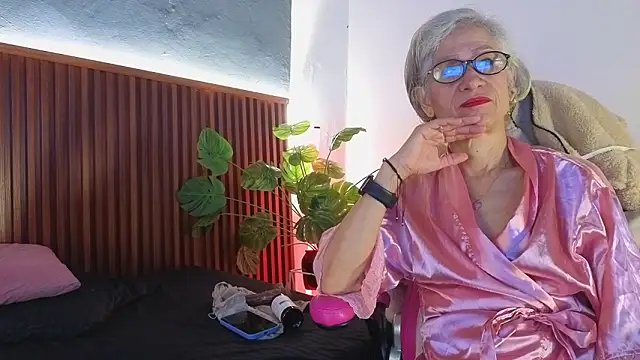 Snapshot of miss_monserrate01 chatting on 11, 2, 2026 miss monserrate01 online show from 11, 2, 2026