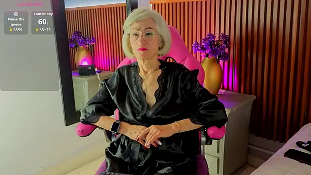 Snapshot of miss_monserrate01 chatting on 19, 5, 2026 miss monserrate01 online show from 19, 5, 2026