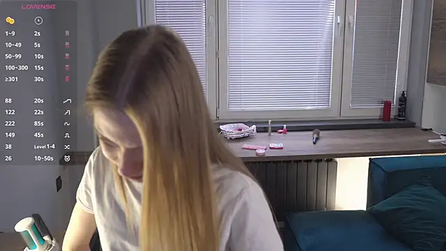 Snapshot of FranciscaGaring chatting on 11, 2, 2026 FranciscaGaring online show from 11, 2, 2026