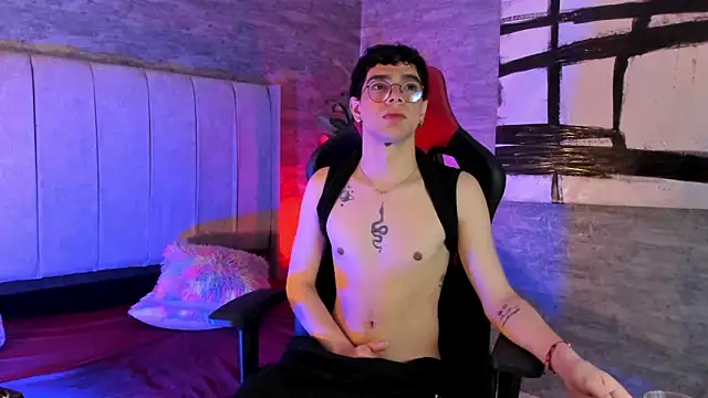 Snapshot of Elbombondelcircuit chatting on 1, 3, 2026 Elbombondelcircuit online show from 1, 3, 2026