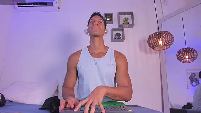 Royland Vega online show from 3, 3, 2026