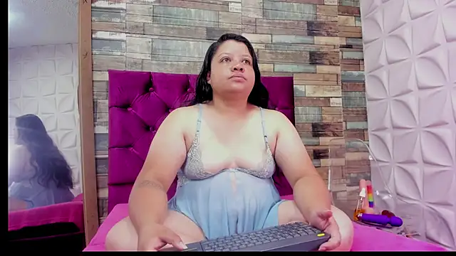 Snapshot of Carolina-Lenon chatting on 6, 2, 2026 Carolina-Lenon online show from 6, 2, 2026