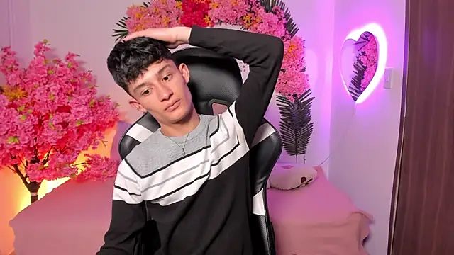 Patrick Howland  online show from 11, 4, 2026