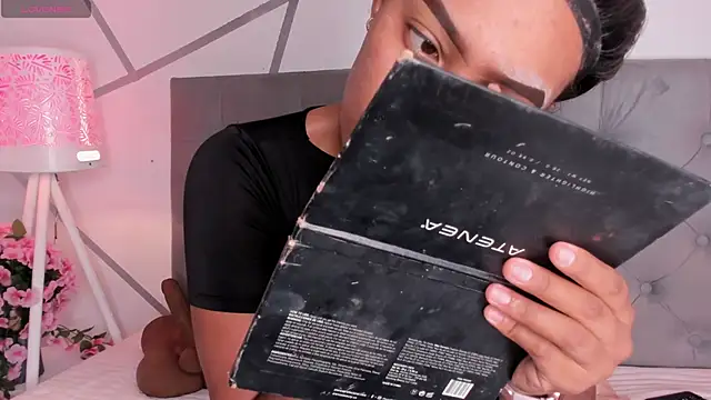 Snapshot of Khloe_Rosee chatting on 25, 2, 2026 Khloe Rosee online show from 25, 2, 2026