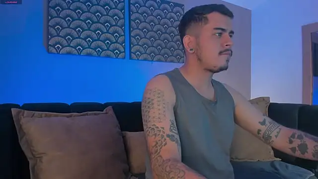 Snapshot of Chriss_Hunt chatting on 6, 2, 2026 Chriss Hunt online show from 6, 2, 2026