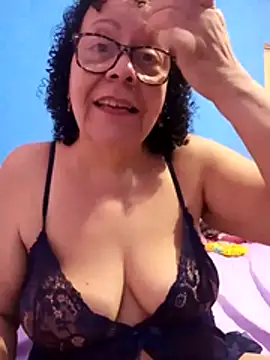 Snapshot of Luach chatting on 3, 2, 2026 Luach online show from 3, 2, 2026