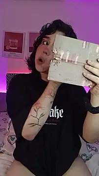 Daniellesins1 online show from 5, 3, 2026