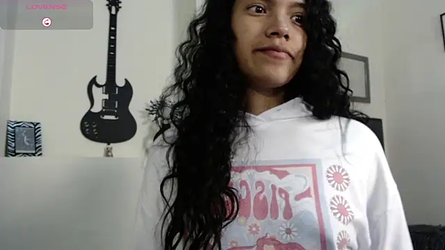 Snapshot of Julieta_Parker chatting on 10, 5, 2026 Julieta Parker online show from 10, 5, 2026