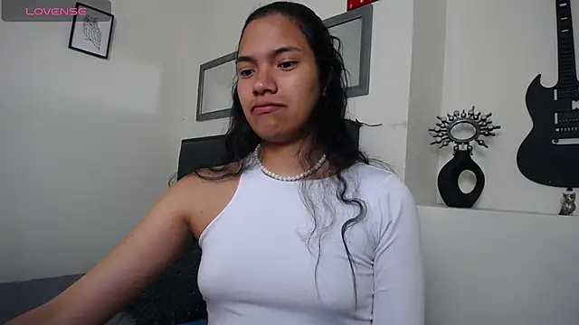 Snapshot of Julieta_Parker chatting on 27, 5, 2026 Julieta Parker online show from 27, 5, 2026