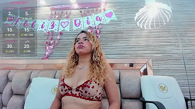 Snapshot of rossy_roose chatting on 13, 2, 2026 rossy roose online show from 13, 2, 2026