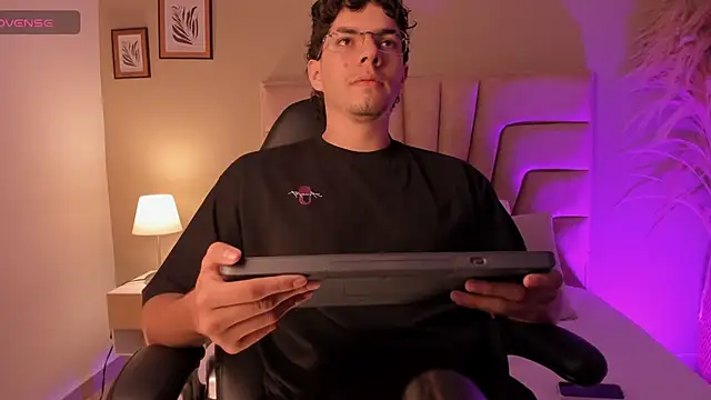 Snapshot of Axel_Creed chatting on 20, 2, 2026 Axel Creed online show from 20, 2, 2026