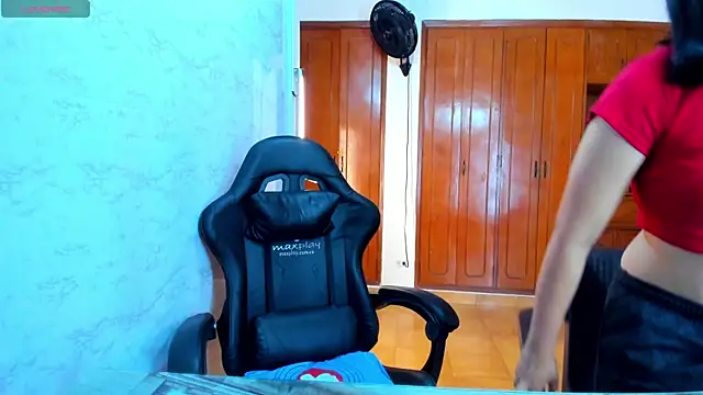 Emily and Soffy online show from 13, 4, 2026