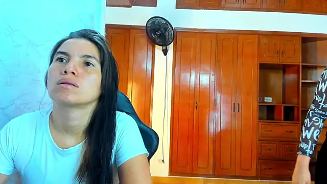 Emily and Soffy online show from 18, 4, 2026