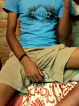 Snapshot of diwana475 chatting on 8, 5, 2026 diwana475 online show from 8, 5, 2026