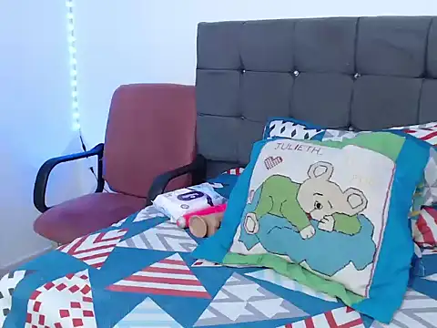 Snapshot of latin_riahnna_jp chatting on 11, 2, 2026 latin riahnna jp online show from 11, 2, 2026