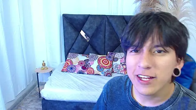 nikoo 18 online show from 24, 2, 2026