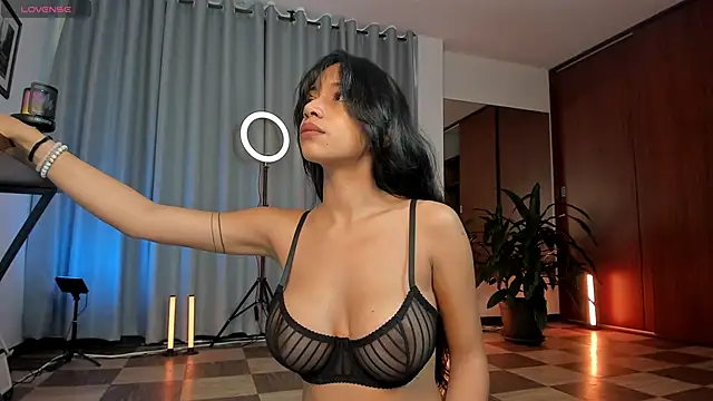 Snapshot of karinnixx chatting on 28, 5, 2026 karinnixx online show from 28, 5, 2026