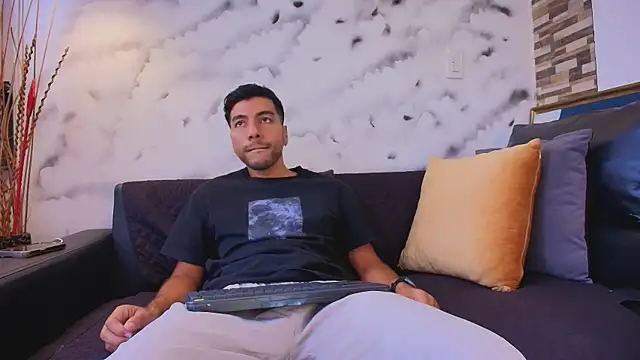 Max Hornye online show from 17, 4, 2026